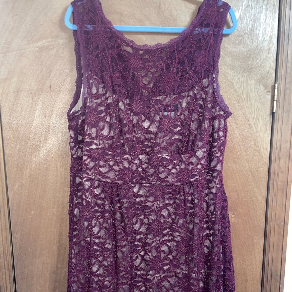 Beautiful Sz 18 Cranberry Lace Dress Lined in Beige for Nude Look
PRICE  DROP
